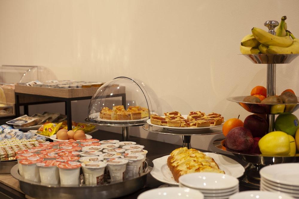 B&B Hotel Cuneo Cristal מראה חיצוני תמונה
