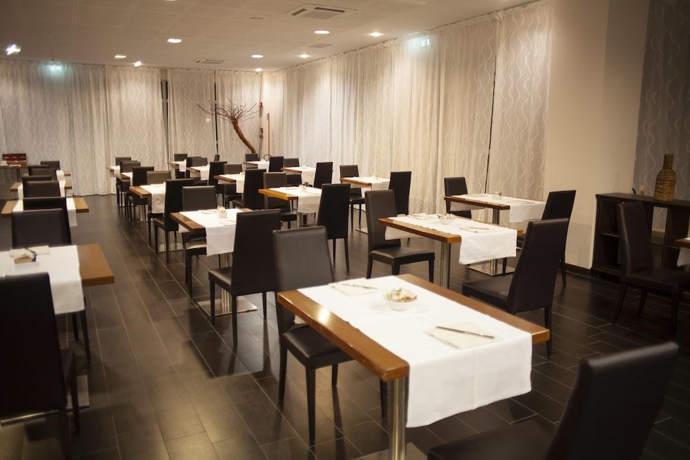 B&B Hotel Cuneo Cristal מראה חיצוני תמונה