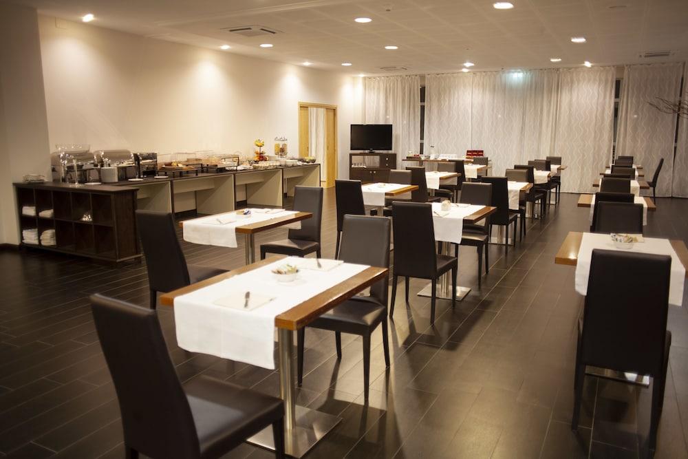 B&B Hotel Cuneo Cristal מראה חיצוני תמונה