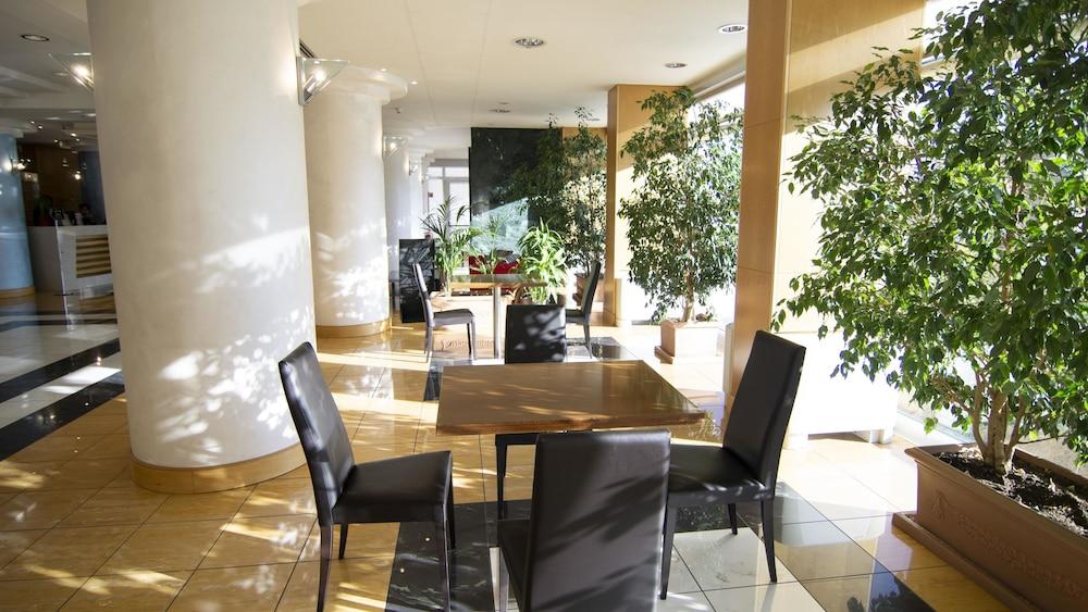 B&B Hotel Cuneo Cristal מראה חיצוני תמונה