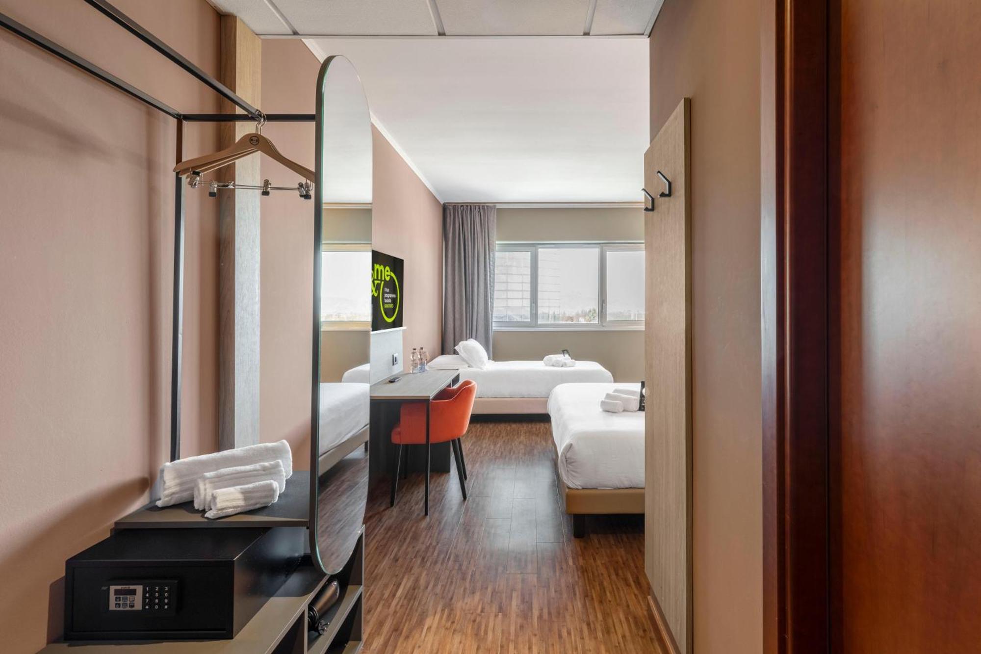 B&B Hotel Cuneo Cristal מראה חיצוני תמונה