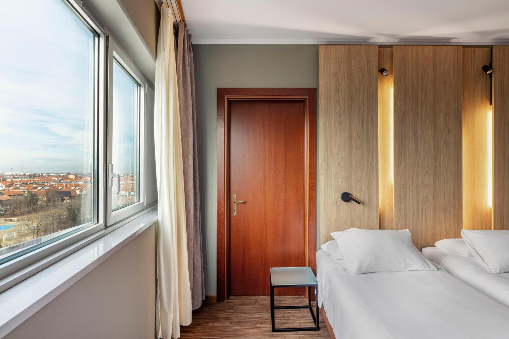 B&B Hotel Cuneo Cristal מראה חיצוני תמונה