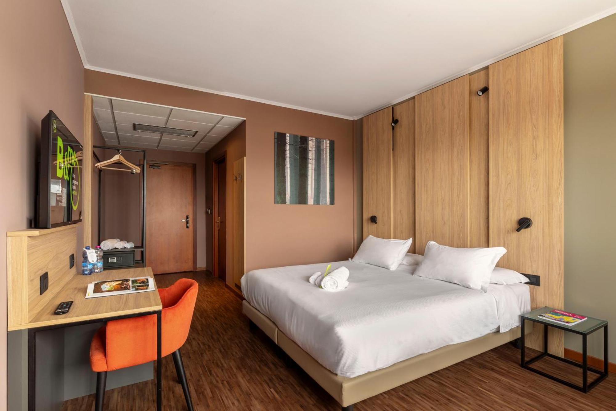 B&B Hotel Cuneo Cristal מראה חיצוני תמונה