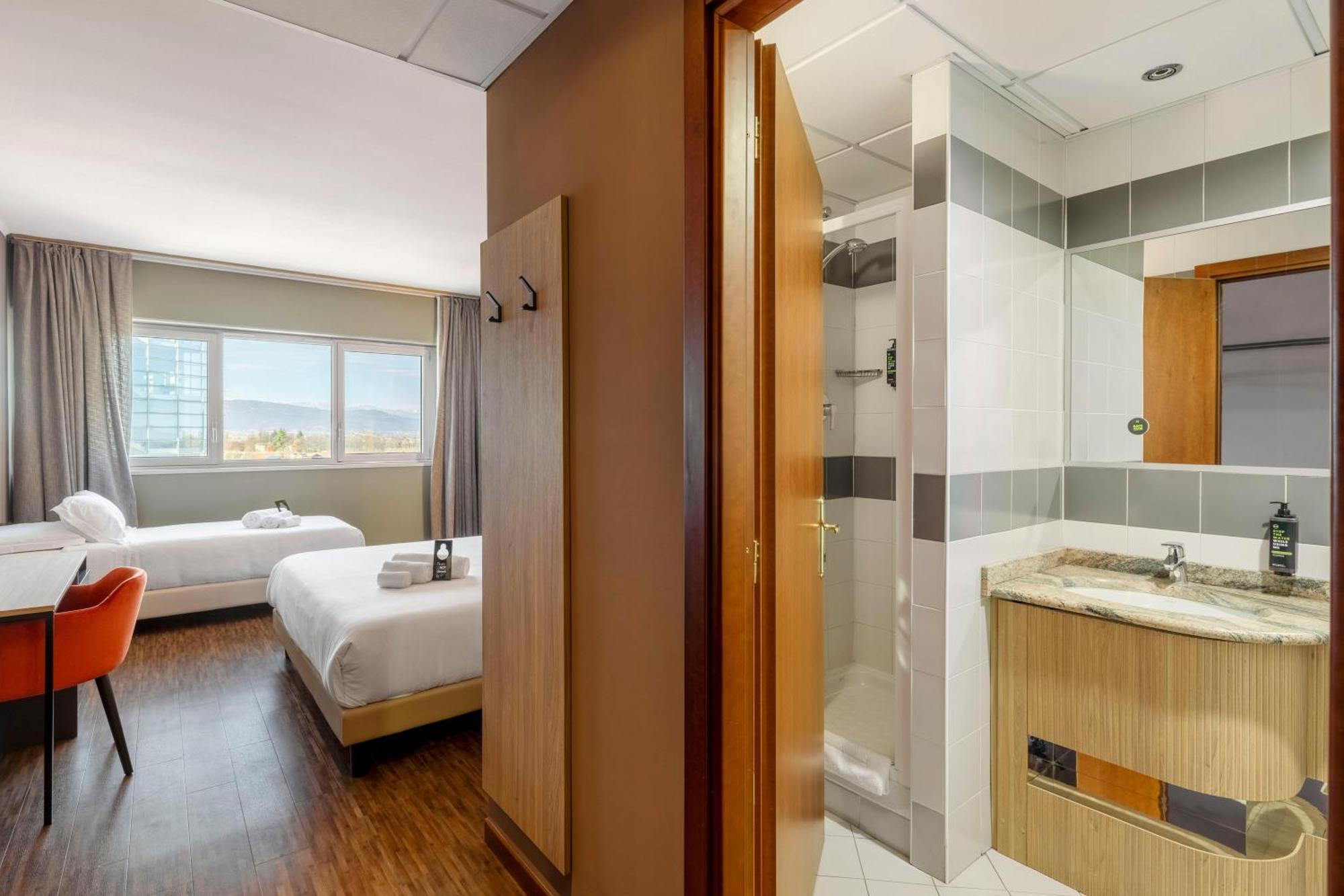 B&B Hotel Cuneo Cristal מראה חיצוני תמונה