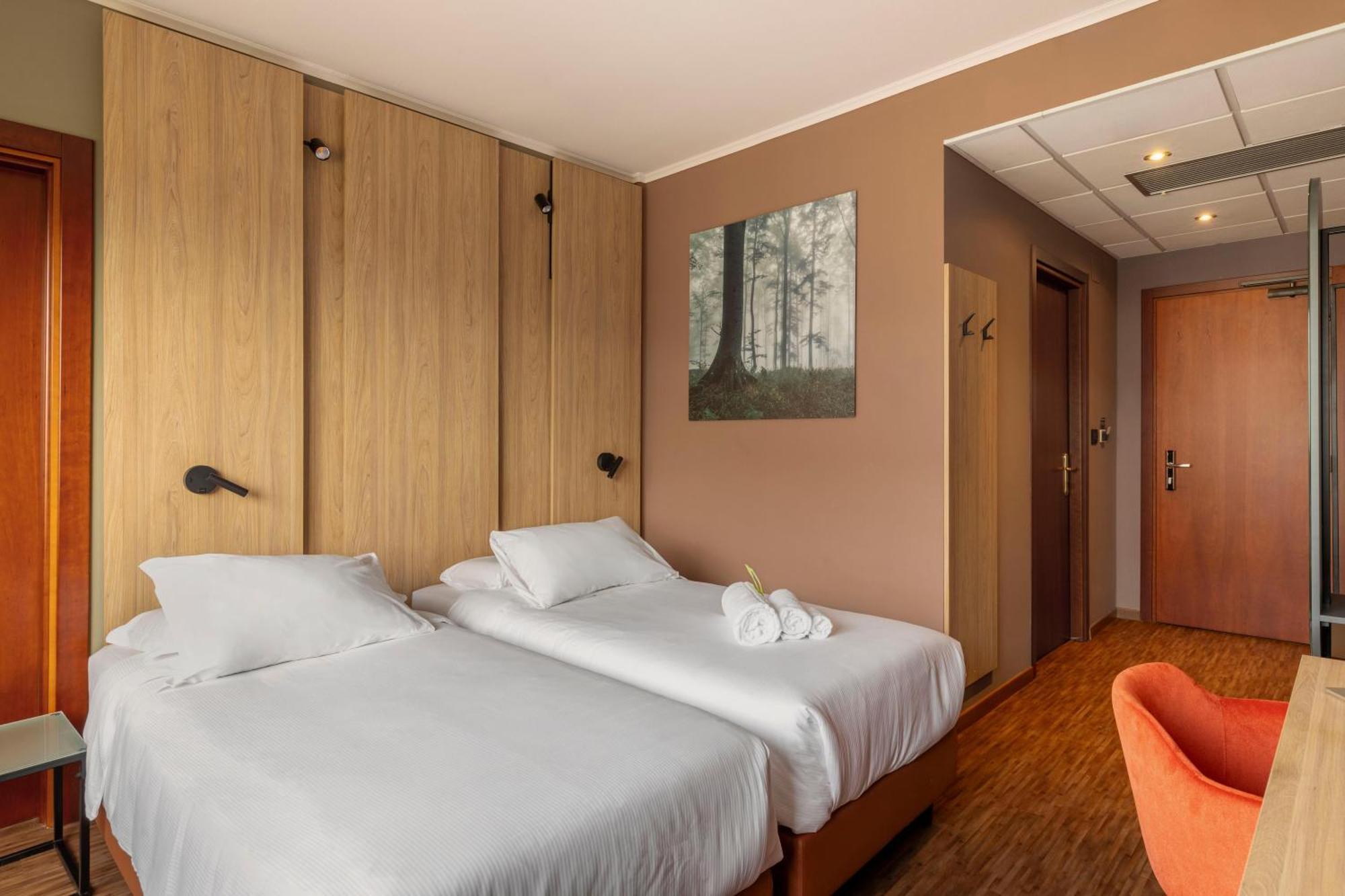 B&B Hotel Cuneo Cristal מראה חיצוני תמונה