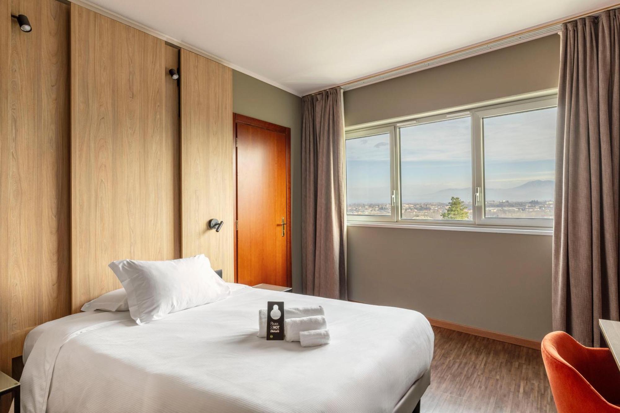 B&B Hotel Cuneo Cristal מראה חיצוני תמונה