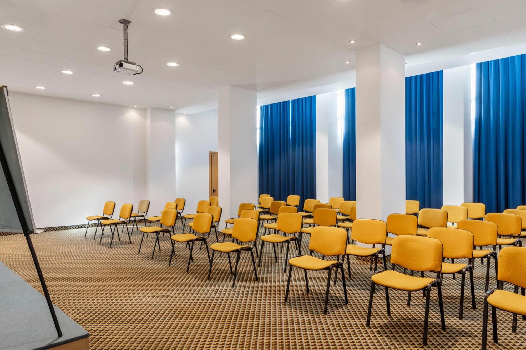 B&B Hotel Cuneo Cristal מראה חיצוני תמונה